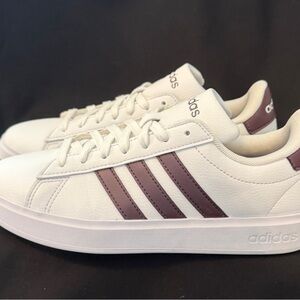 Adidas Grand Court 2.0 Cloudfoam Men’s/Youth  Size 6.5 Pre-owned White/Maroon